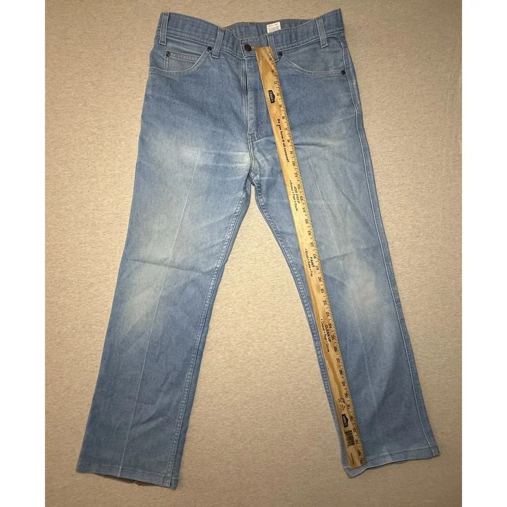 Levi's Older Light Weight Blue Jeans 34x30 Men's Well Worn Comfortable Fit.